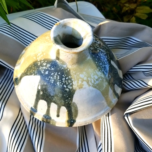 1970s Studio Pottery Vessel Vase signed Patti Dunes '74 neutral drip - Picture 3 of 10